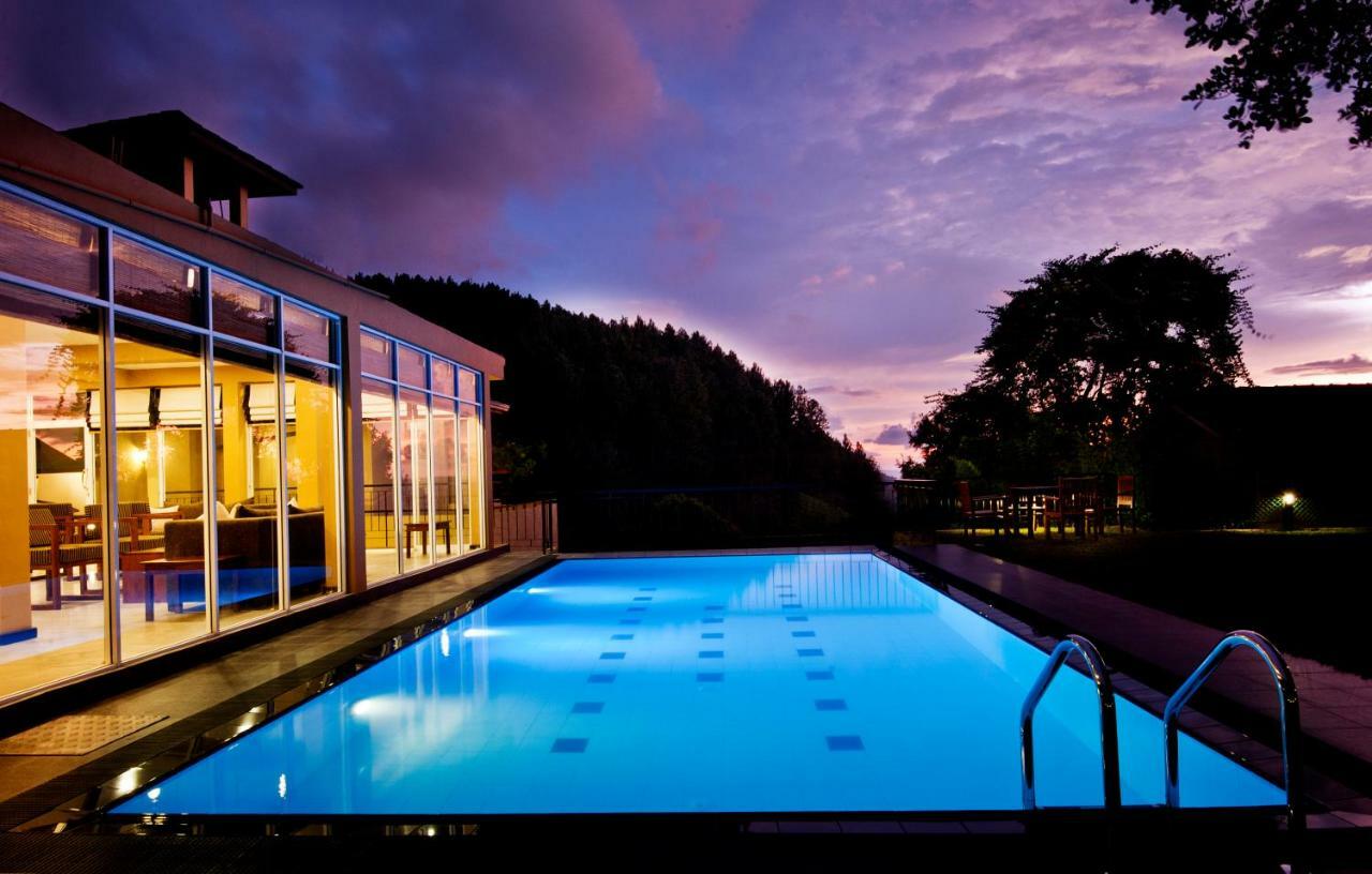 Melheim Kandy Villas Exteriör bild