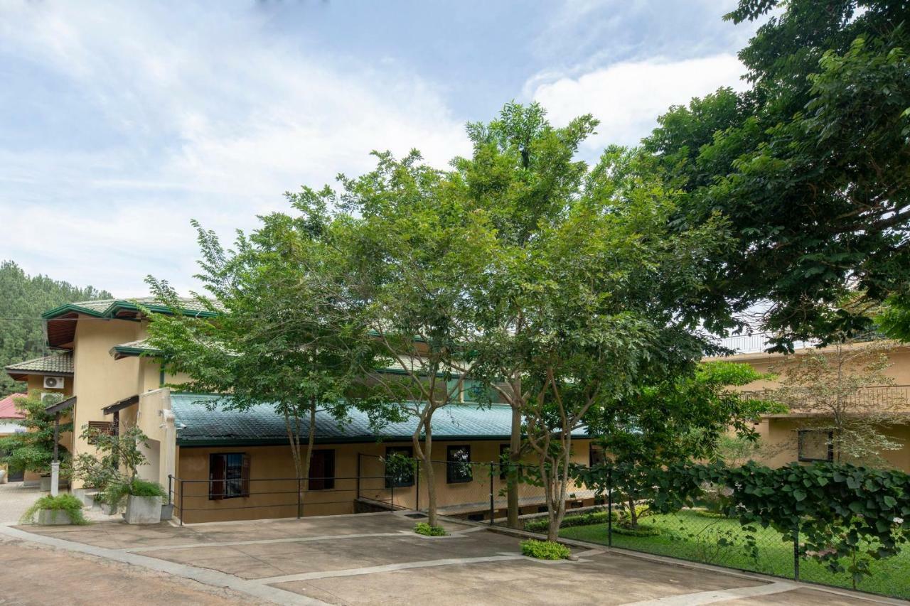 Melheim Kandy Villas Exteriör bild