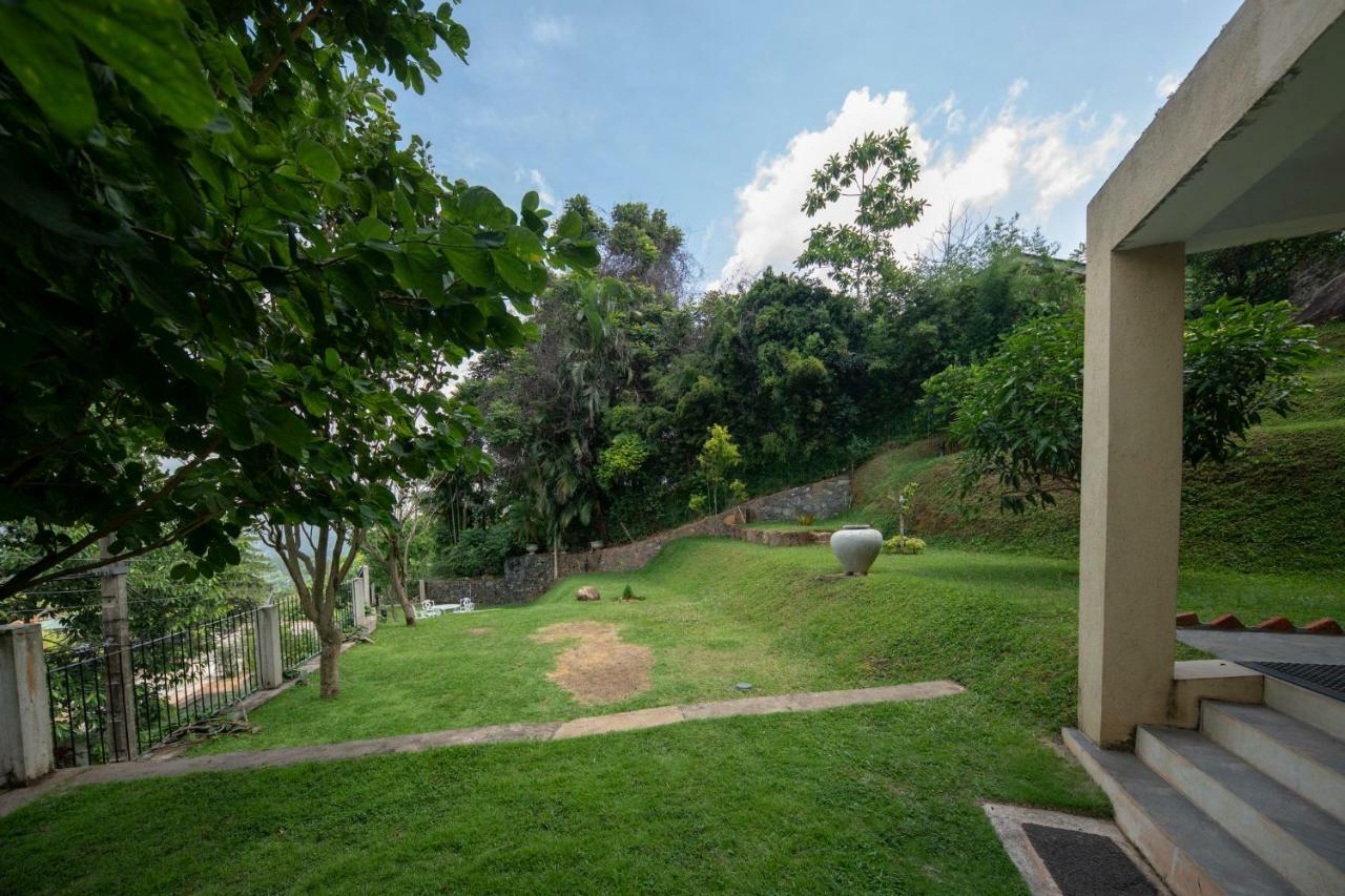 Melheim Kandy Villas Exteriör bild