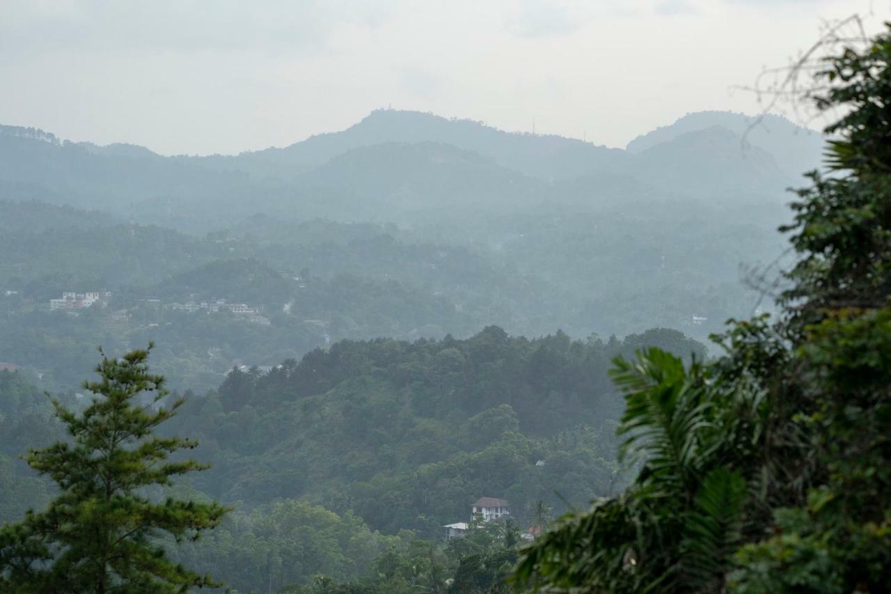 Melheim Kandy Villas Exteriör bild