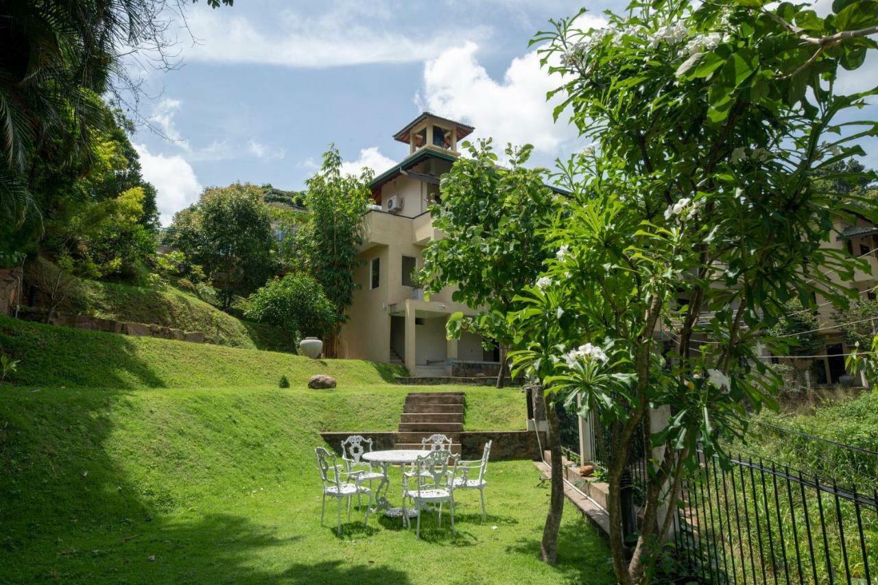 Melheim Kandy Villas Exteriör bild