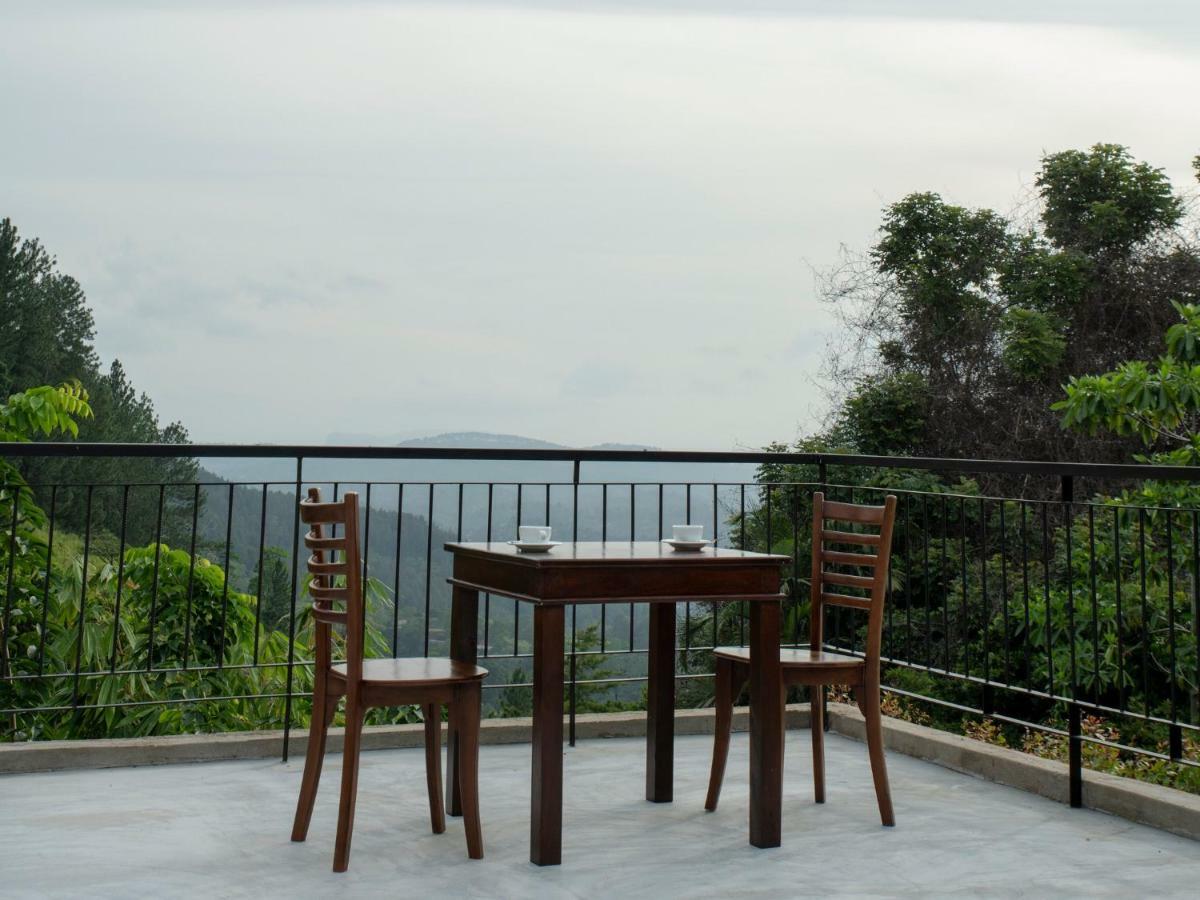 Melheim Kandy Villas Exteriör bild
