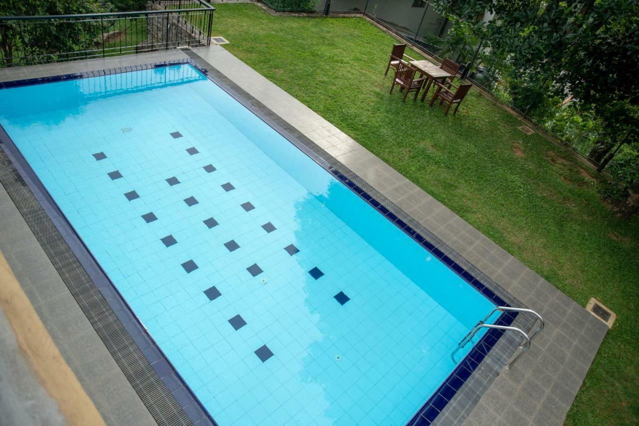 Melheim Kandy Villas Exteriör bild