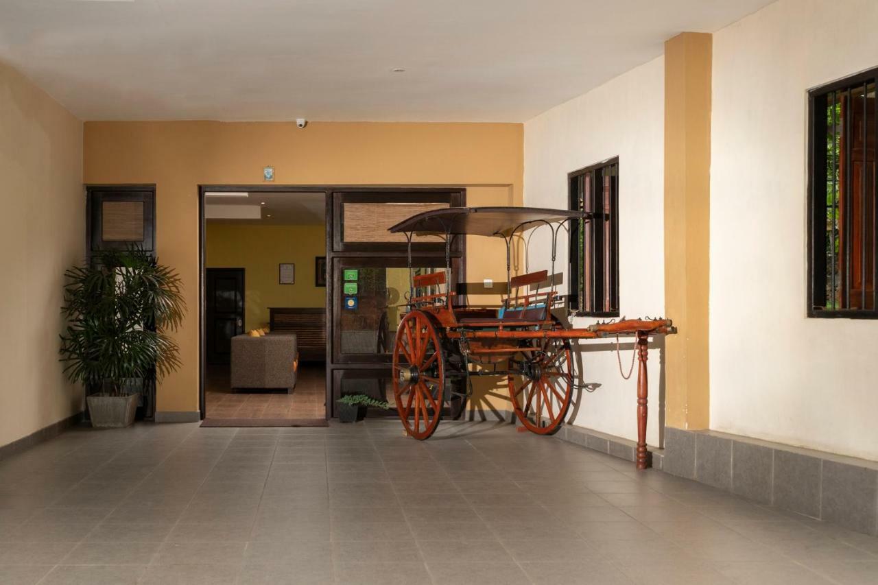 Melheim Kandy Villas Exteriör bild