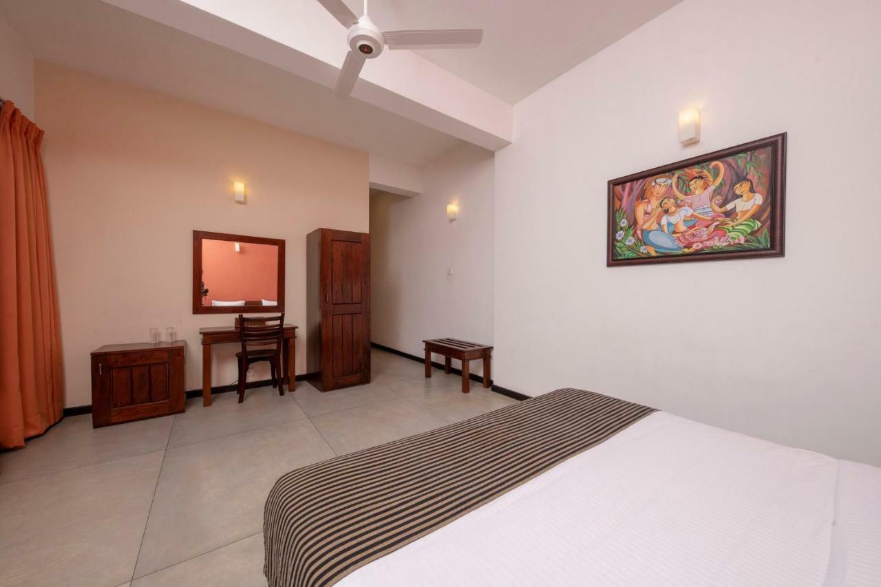 Melheim Kandy Villas Exteriör bild