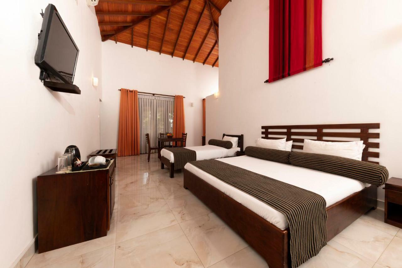 Melheim Kandy Villas Exteriör bild